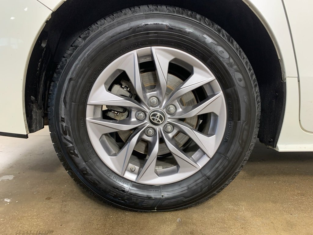 Used 2021 Toyota Sienna XLE image 42