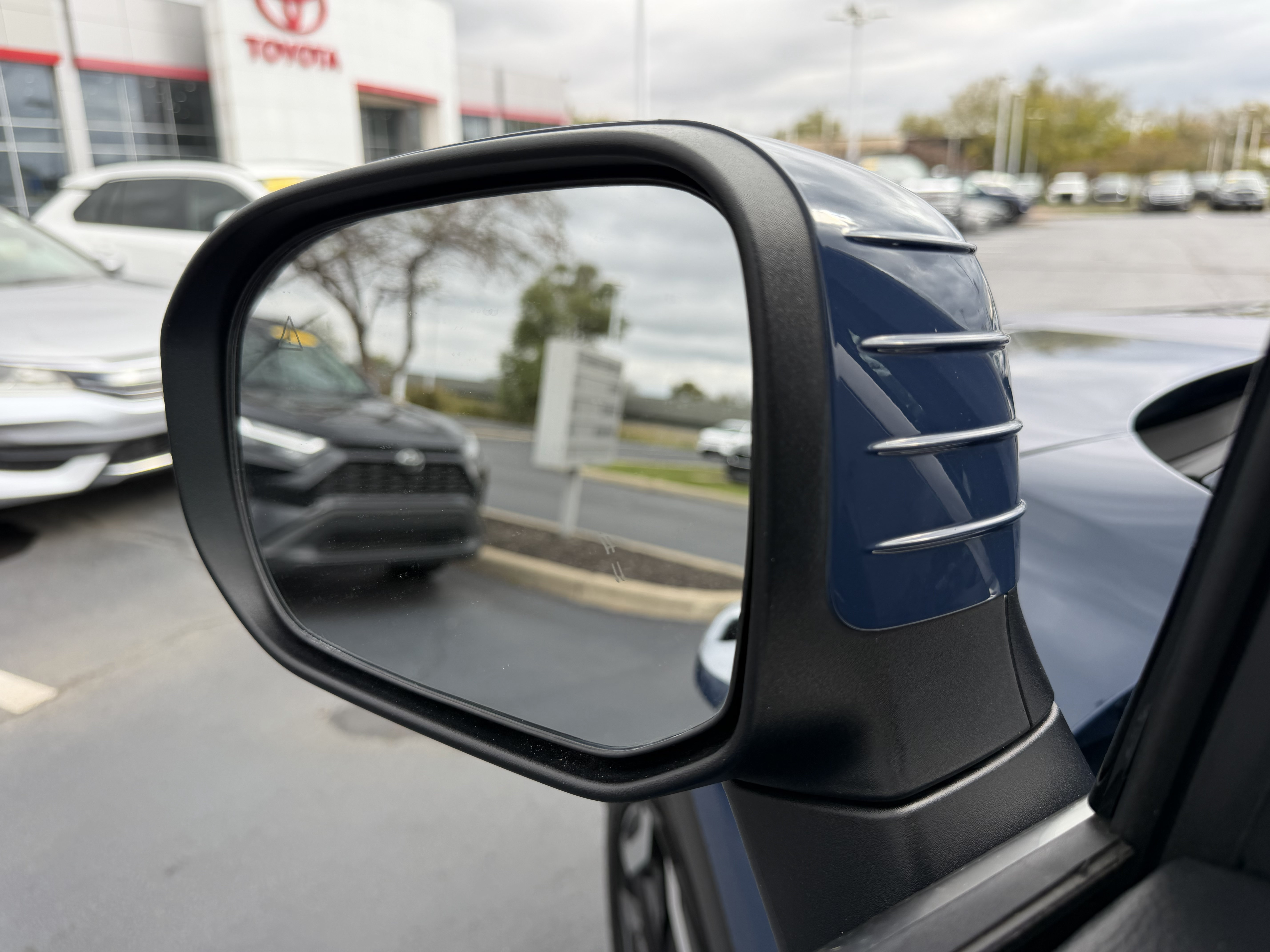 Used 2024 Kia Telluride S w/ S Sunroof Package AWD/4WD image 4