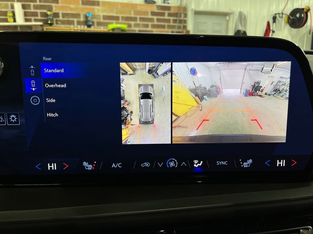 Used 2024 Chevrolet Traverse LT w/ Trailering Package image 28