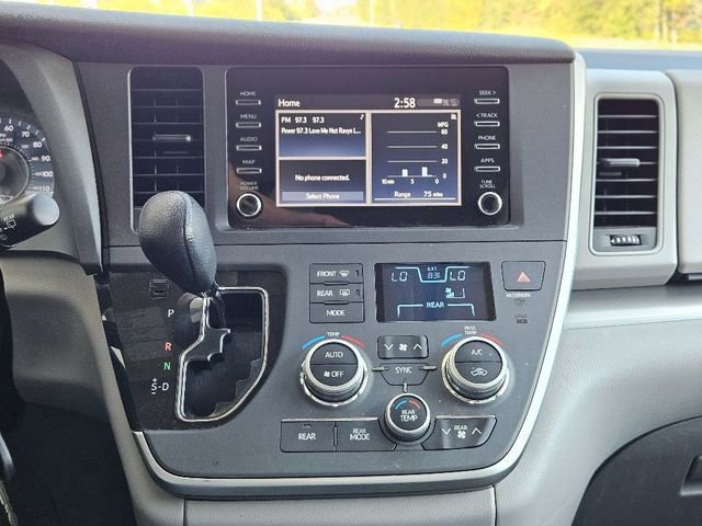 Used 2020 Toyota Sienna L image 21