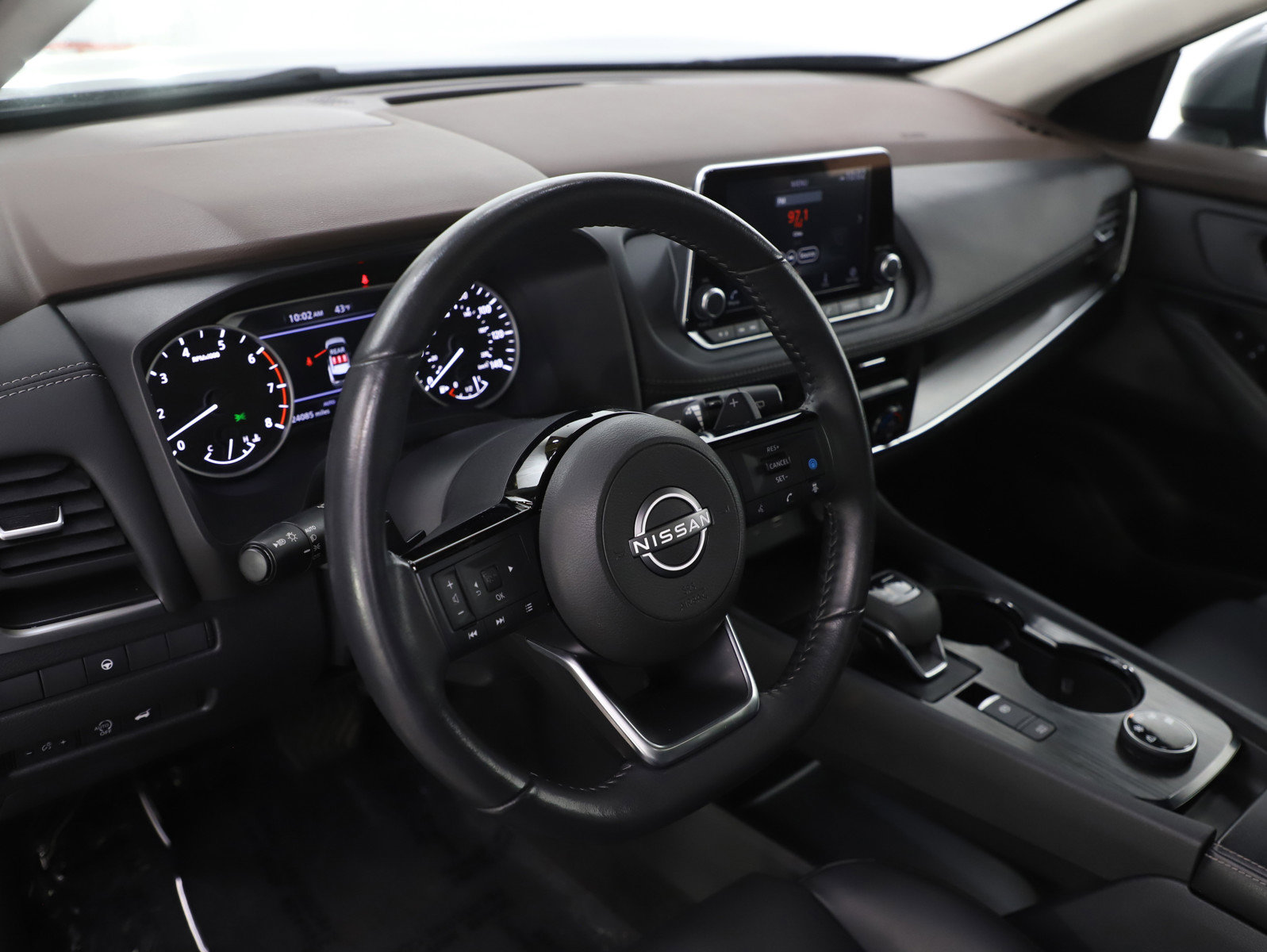 Used 2023 Nissan Rogue SV w/ SV Premium B Package image 21