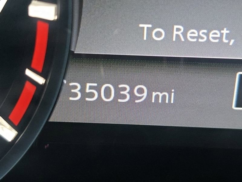 Used 2023 Nissan Frontier SV w/ Technology Package image 19