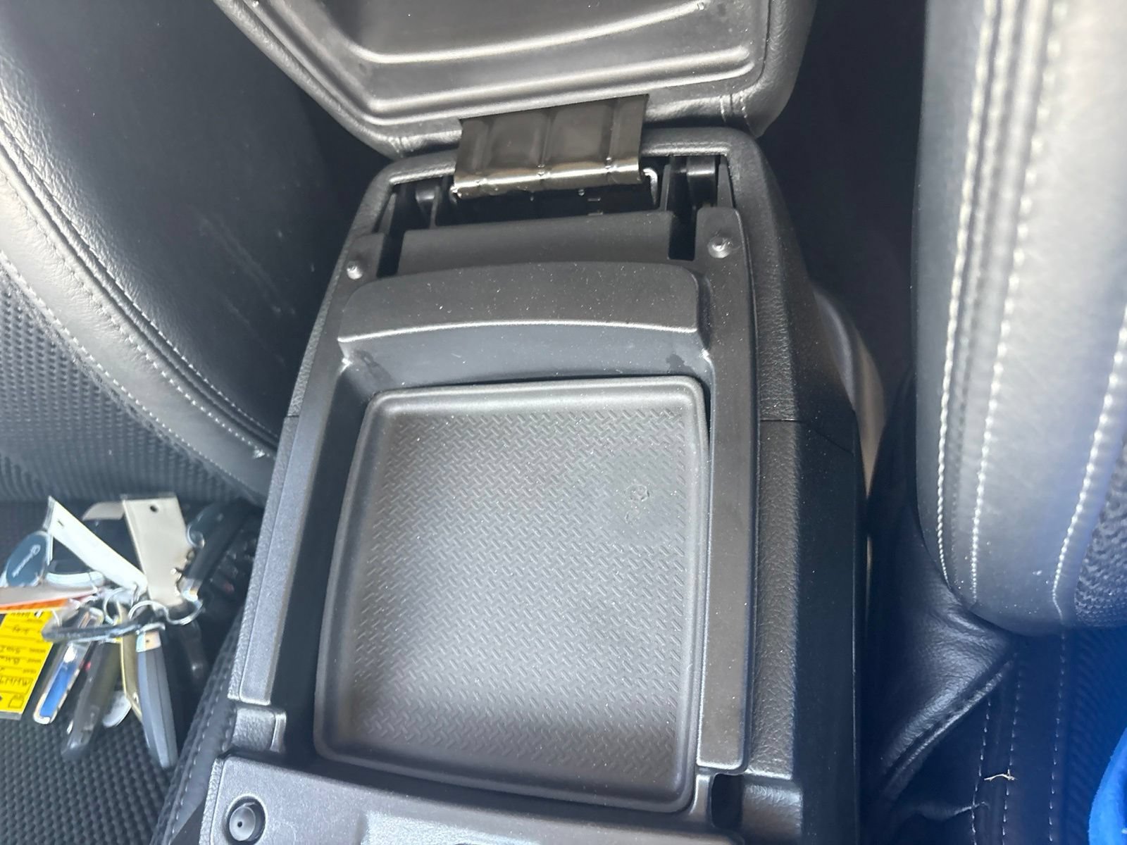 Used 2017 Jeep Wrangler Unlimited Sahara AWD/4WD image 35