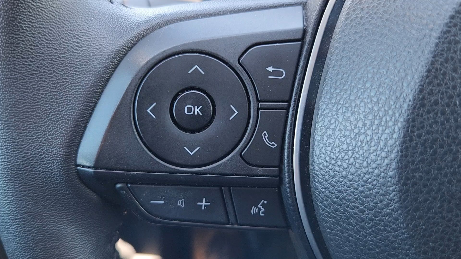 Used 2024 Toyota RAV4 Adventure AWD/4WD image 12
