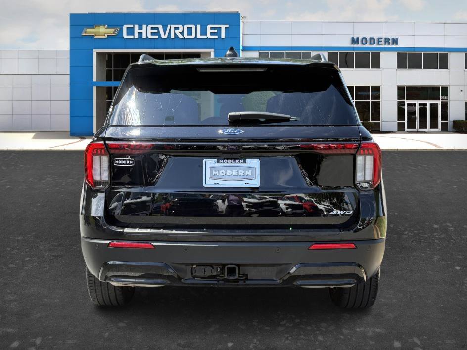 Used 2025 Ford Explorer ST-Line w/ ST-Line Street Pack AWD/4WD image 4
