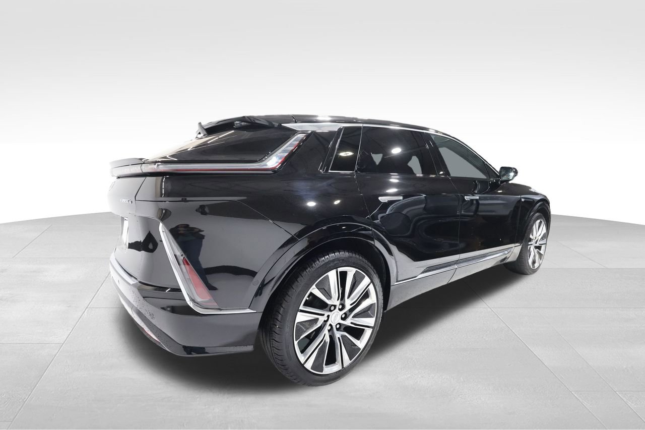 Certified 2024 Cadillac Lyriq Luxury w/ LPO, Floor Liner Package image 4