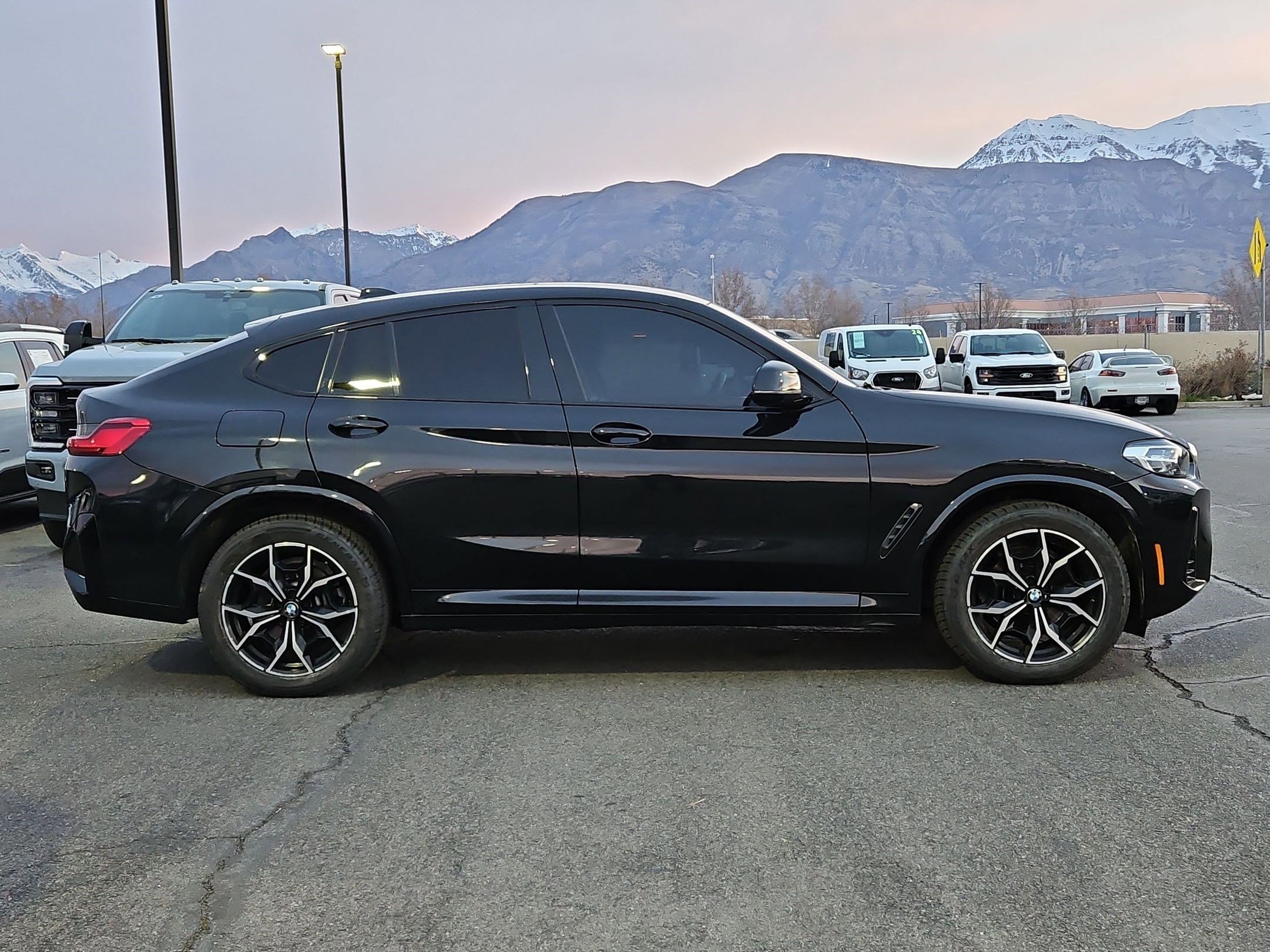Used 2023 BMW X4 xDrive30i w/ M Sport Package image 2