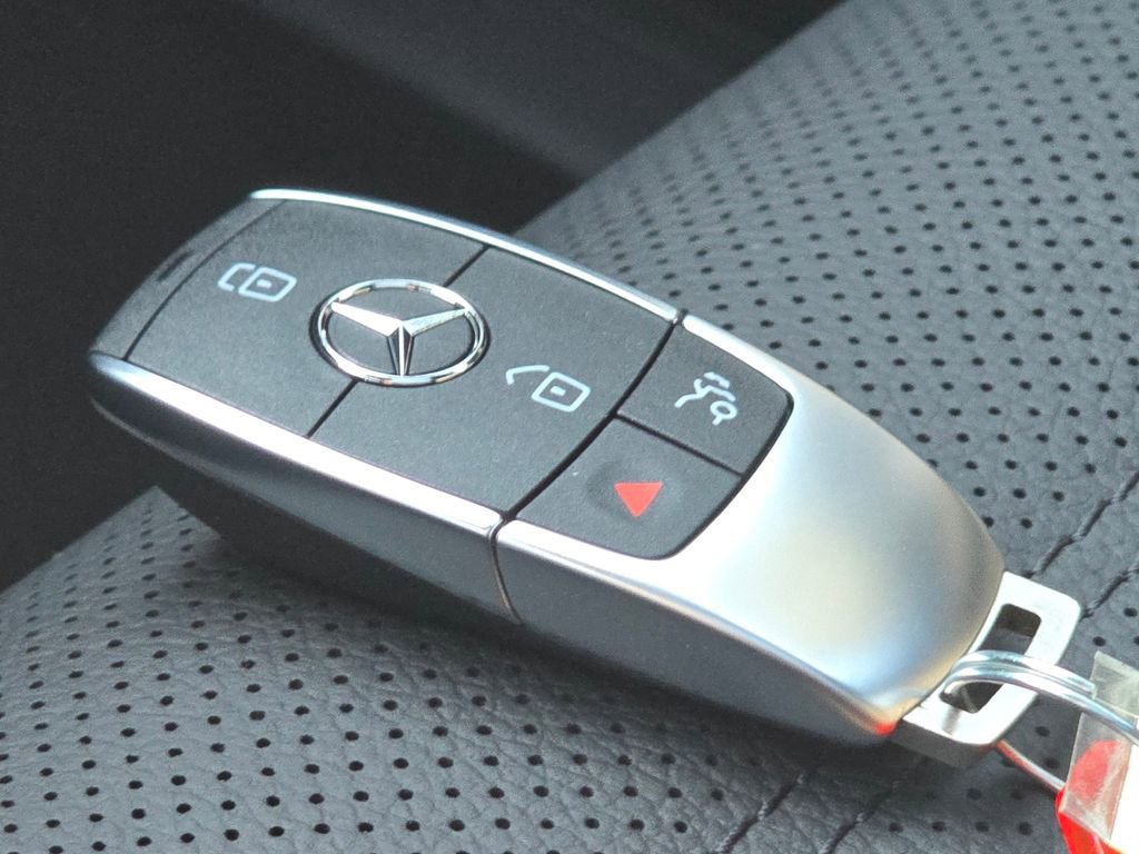 New 2026 Mercedes-Benz GLS 450 4MATIC image 40