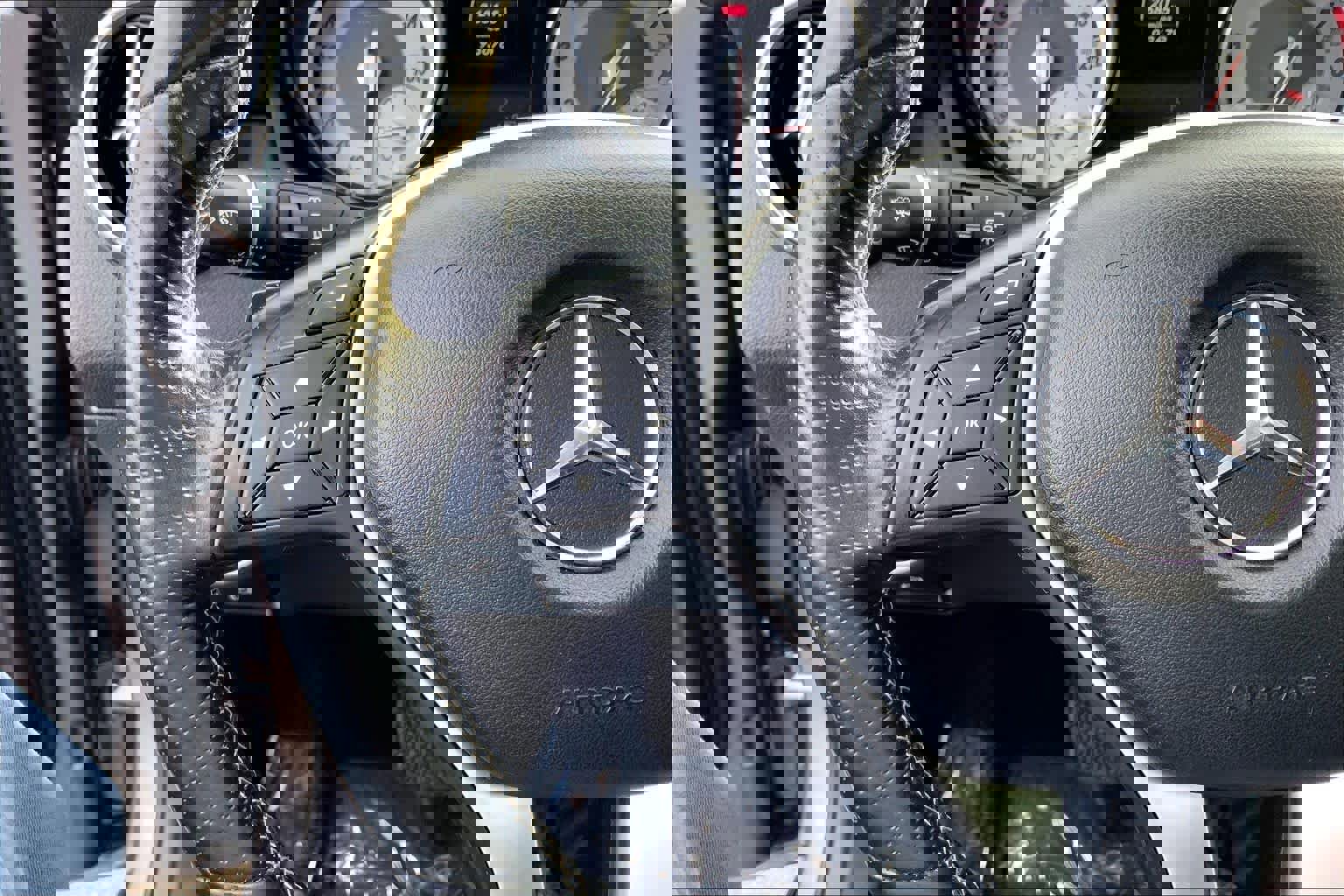 Used 2015 Mercedes-Benz GLA 250 4MATIC image 22