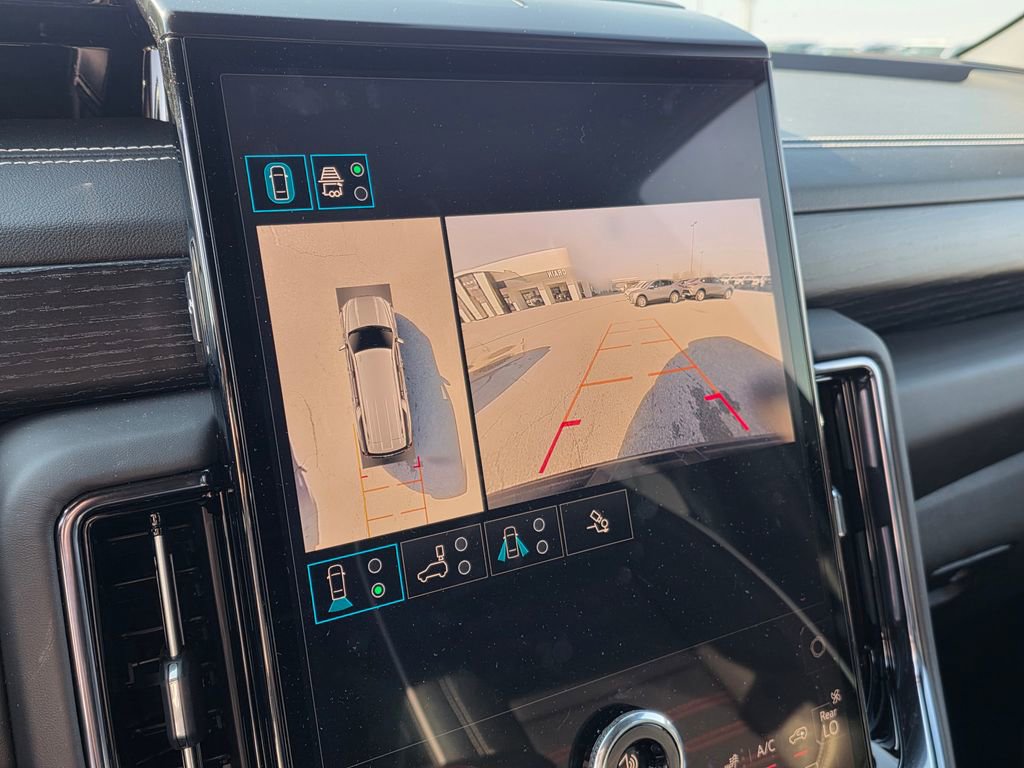 Used 2025 GMC Yukon XL AT4 Ultimate image 18