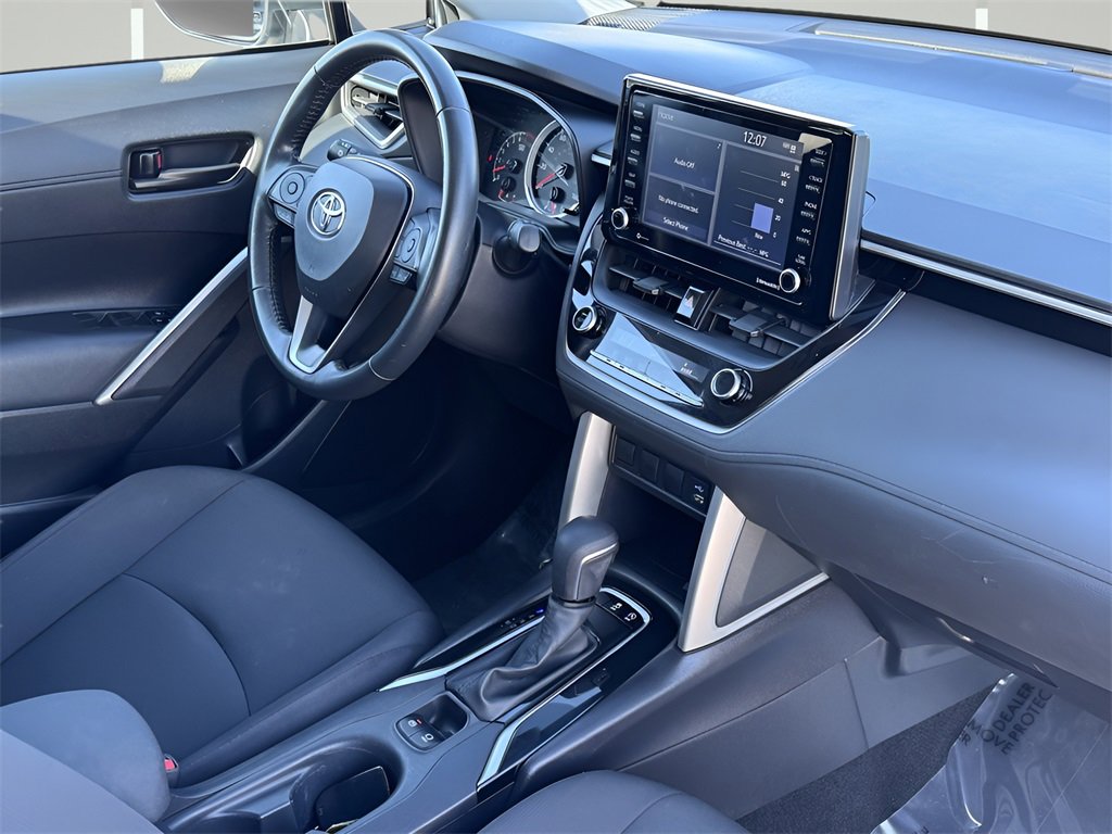 Used 2022 Toyota Corolla Cross LE image 6