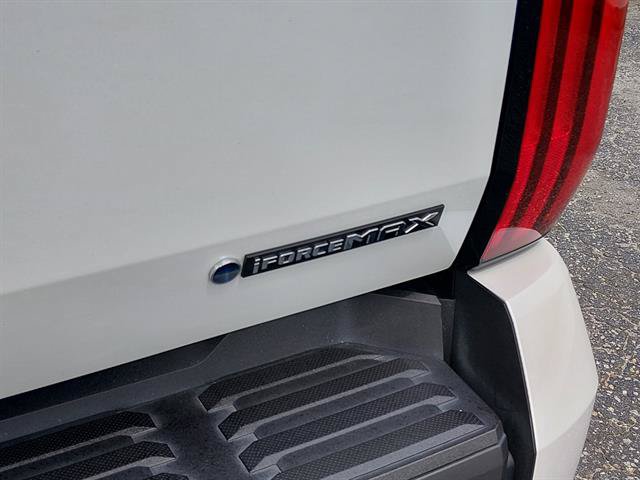 Used 2025 Toyota Tundra Limited w/ TRD Off-Road Package AWD/4WD image 12