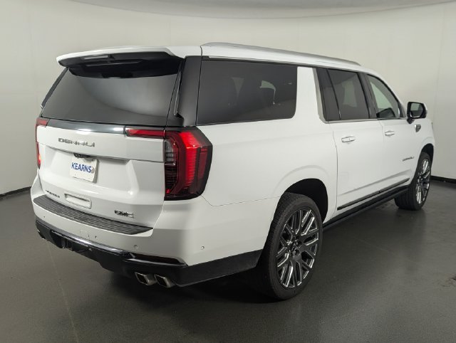 Used 2026 GMC Yukon XL Denali Ultimate AWD/4WD image 7