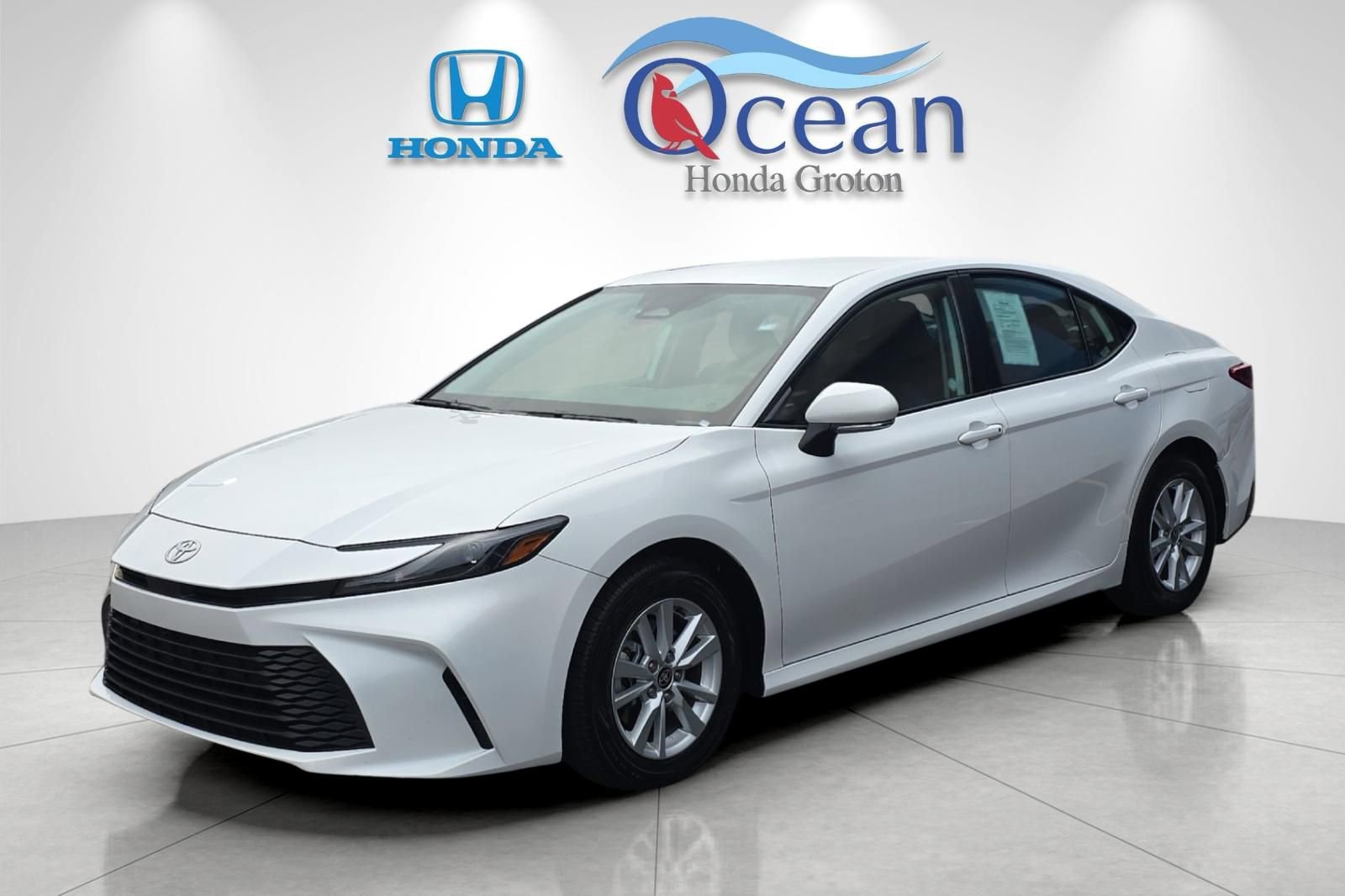 Used 2025 Toyota Camry LE FWD image 7