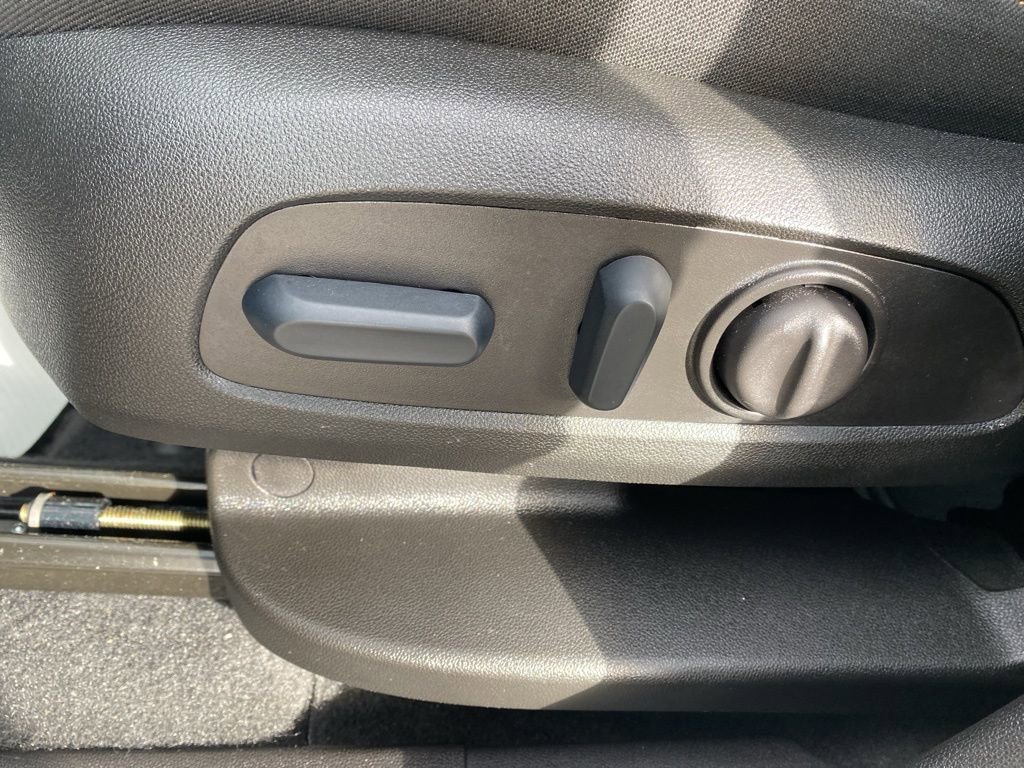 Used 2024 Chevrolet Equinox LT image 24