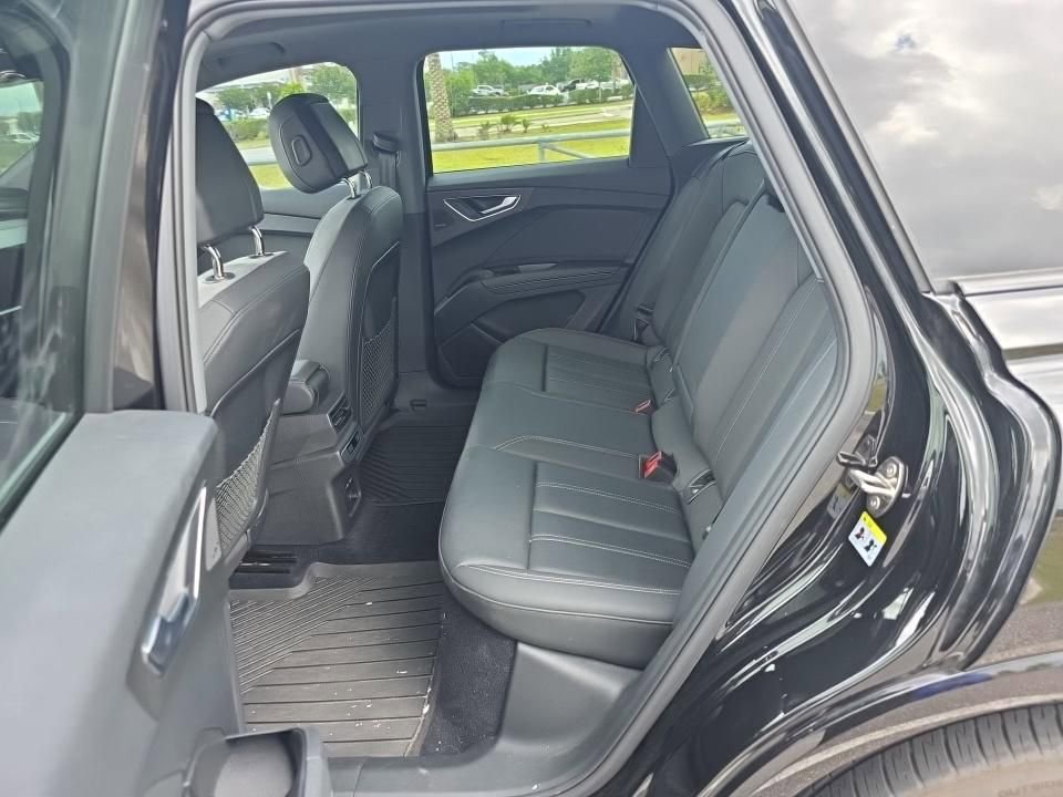 Used 2023 Audi Q4 e-tron Premium Plus w/ Premium Plus AWD/4WD image 9