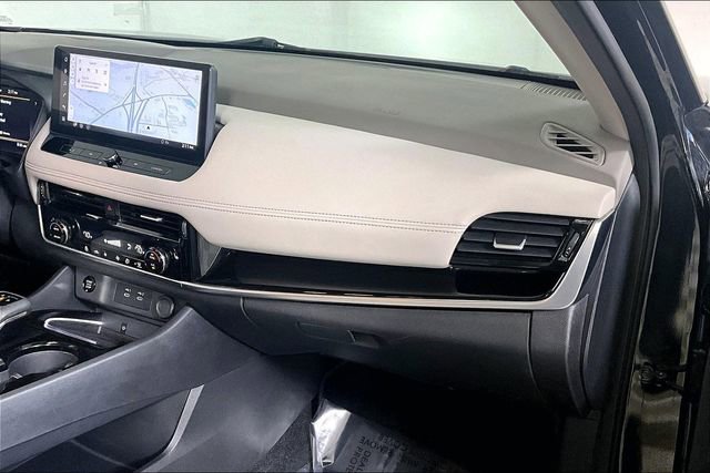 Used 2024 Nissan Rogue SL image 16