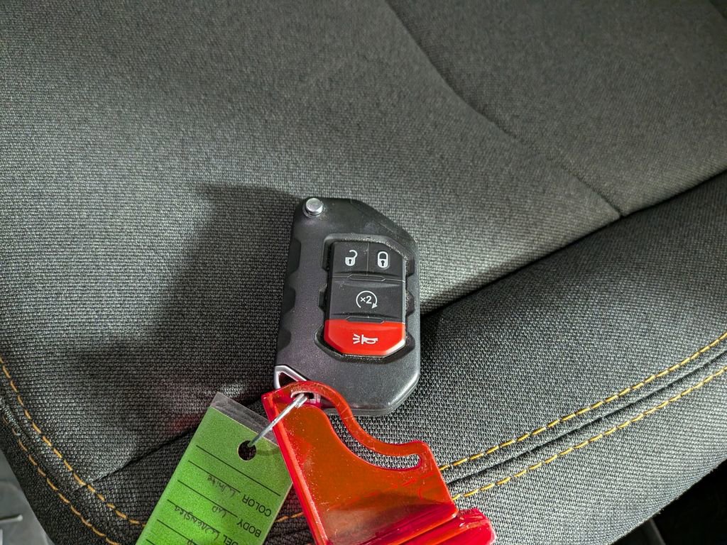 Certified 2025 Jeep Wrangler Willys 4xe image 34