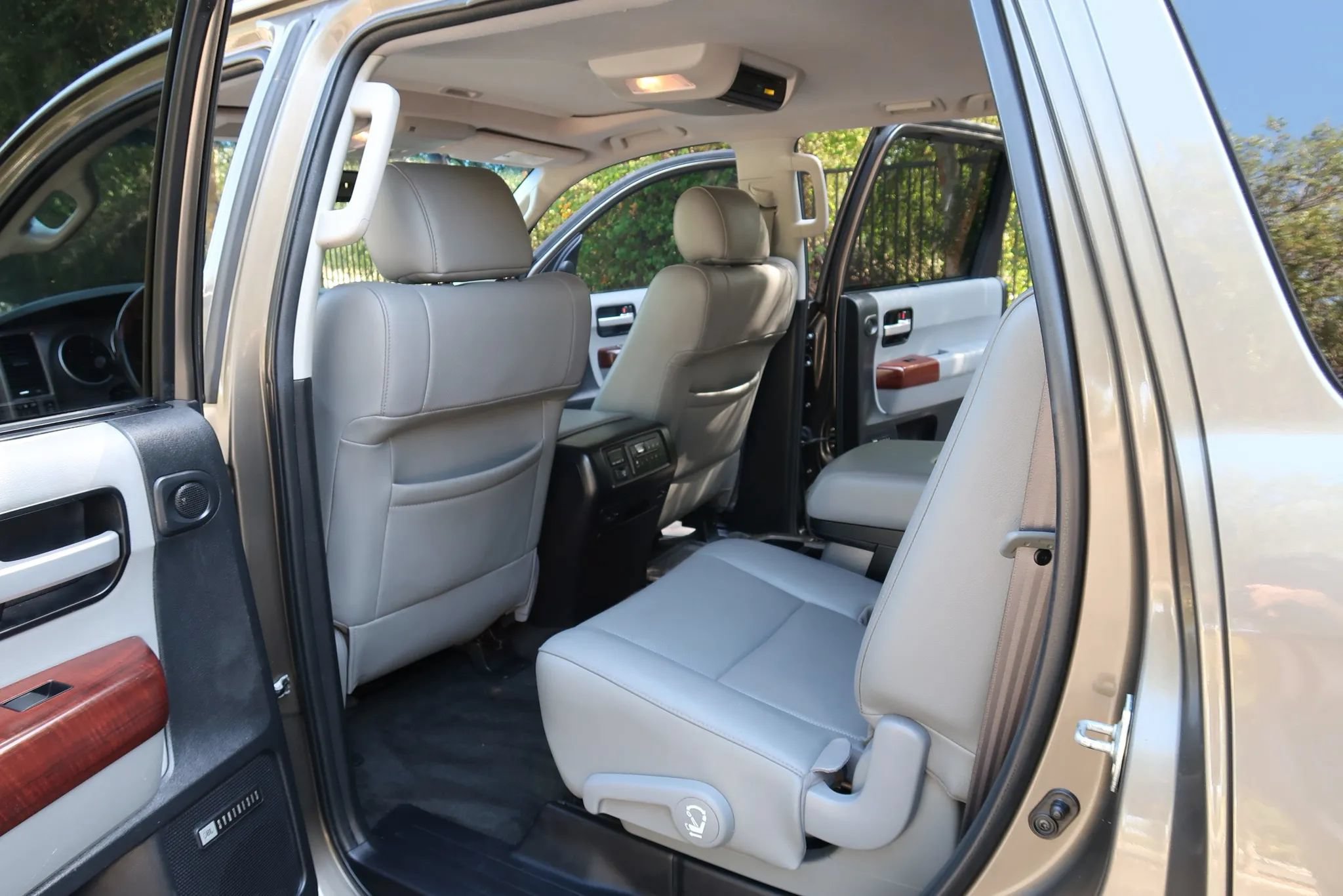 Used 2013 Toyota Sequoia Platinum RWD image 16