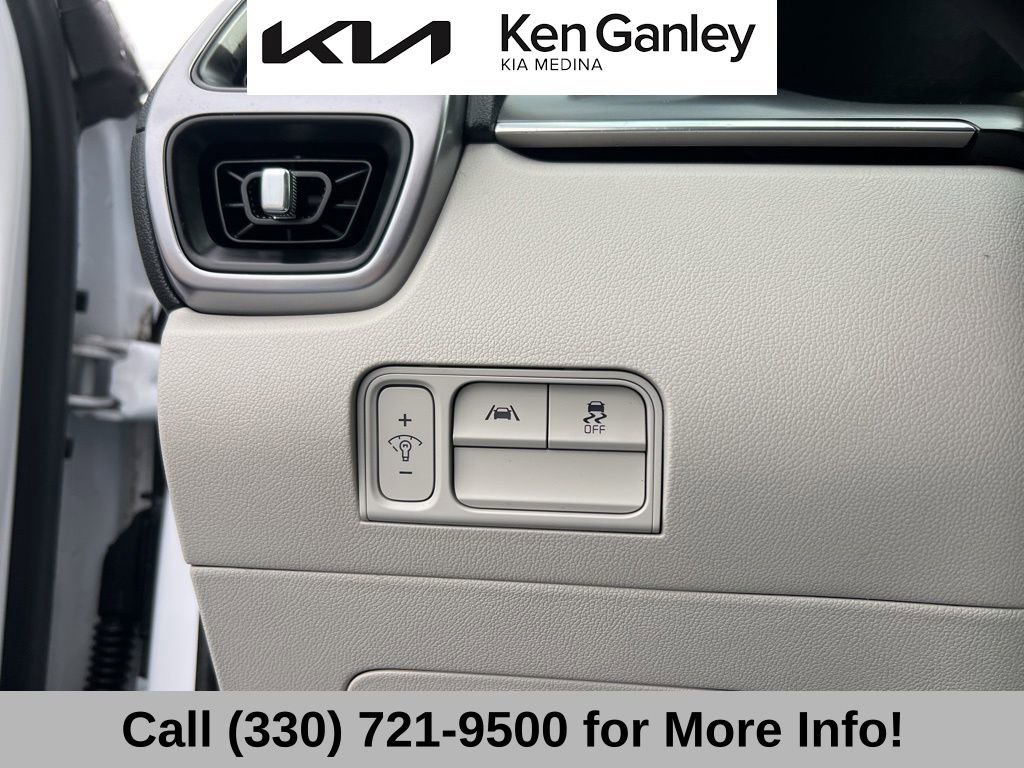 Certified 2023 Kia Sorento S image 30