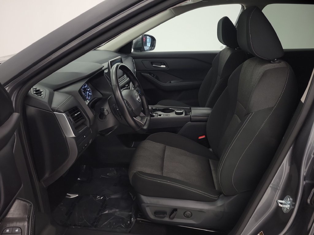 Used 2025 Nissan Rogue SV AWD/4WD image 9