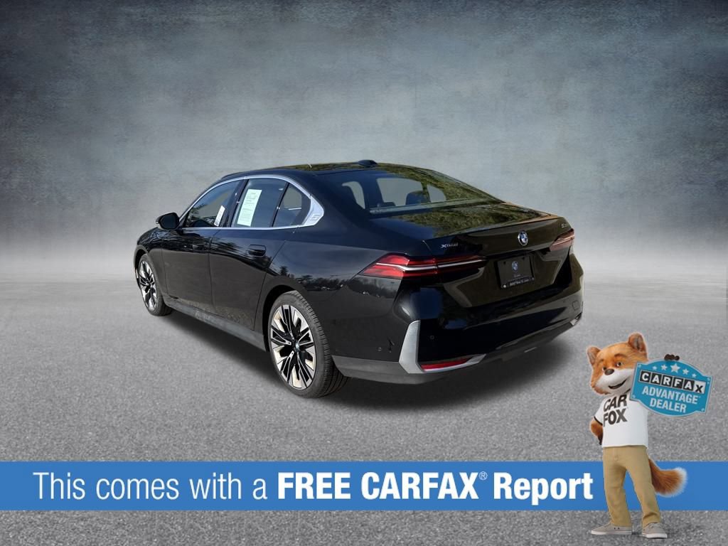 Used 2025 BMW 530i xDrive w/ Premium Package image 3