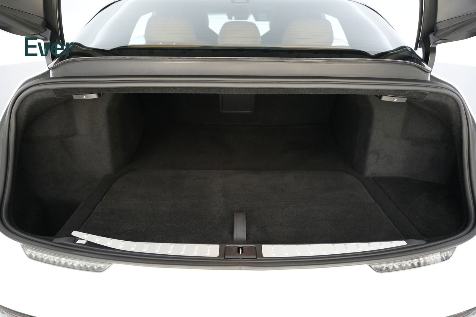 Used 2023 Lucid Air Touring image 8