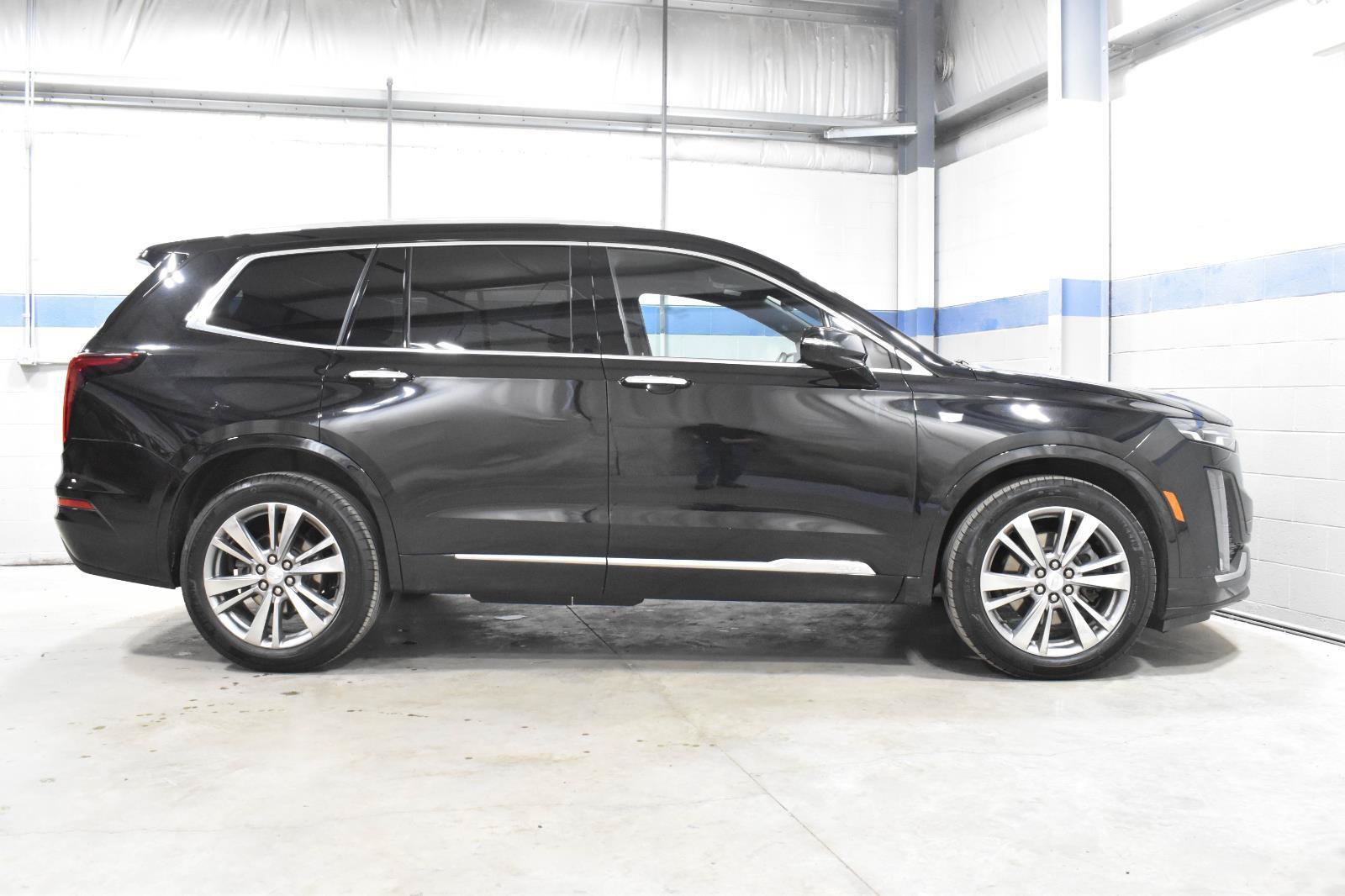 Certified 2024 Cadillac XT6 Premium Luxury FWD image 30