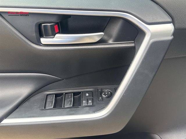 Used 2025 Toyota RAV4 XLE FWD image 19