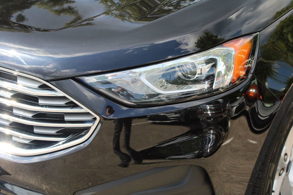 Used 2020 Ford Edge SE image 16