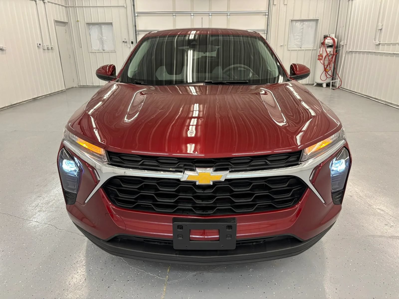 Used 2024 Chevrolet Trax LS w/ LS Convenience Package FWD image 12