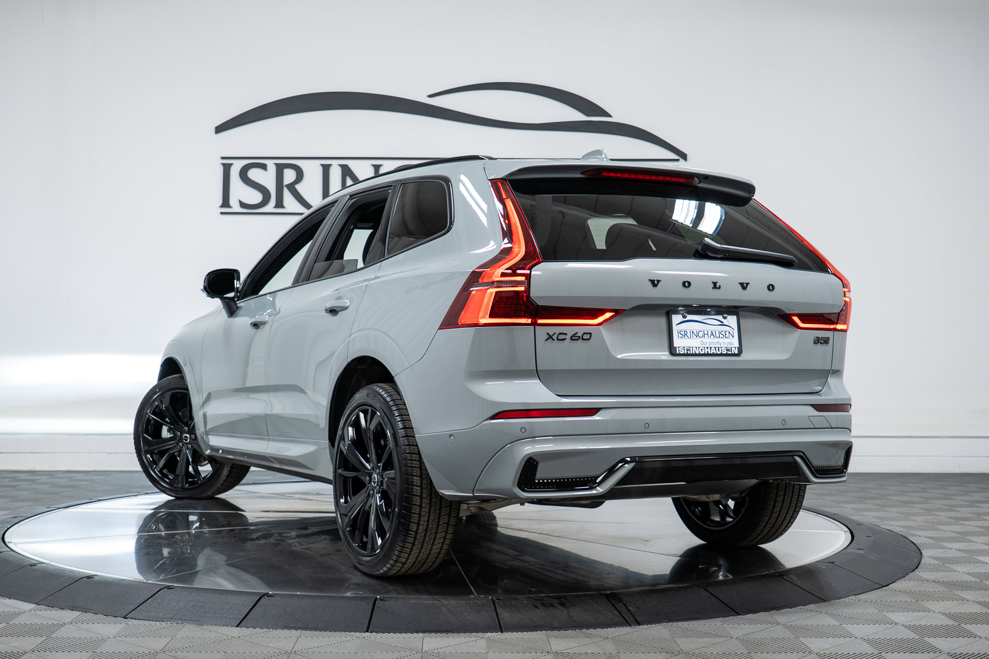 New 2026 Volvo XC60 B5 Ultra w/ Climate Package image 28