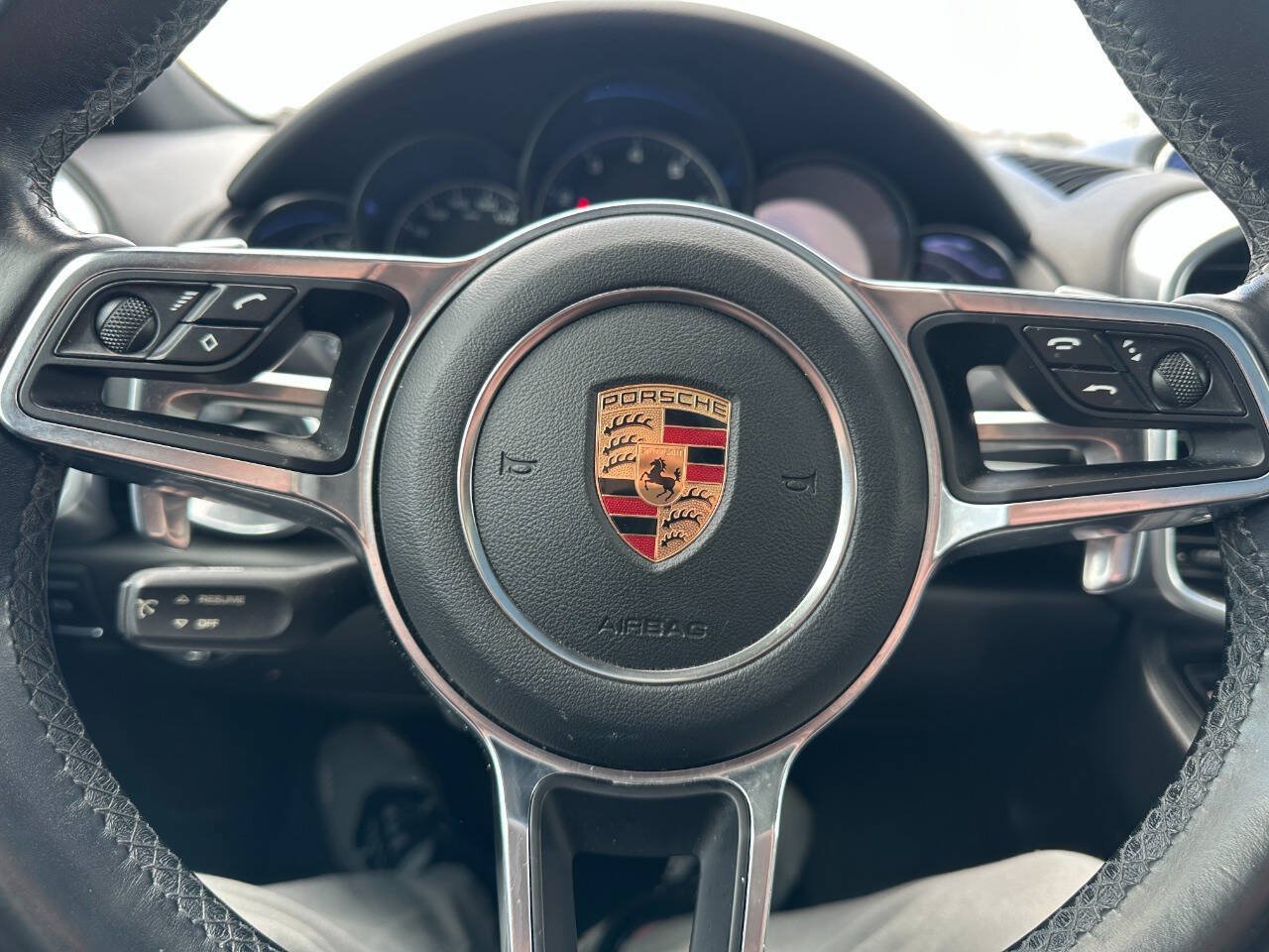 Used 2017 Porsche Cayenne Platinum Edition AWD/4WD image 21