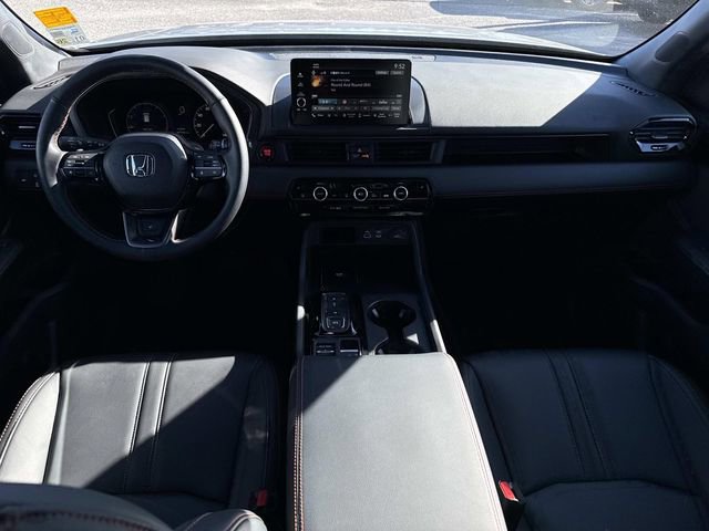 Used 2025 Honda Pilot TrailSport image 13