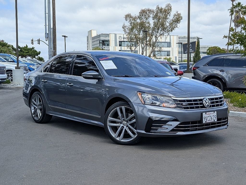 Used 2017 Volkswagen Passat 1.8T R-Line FWD image 4