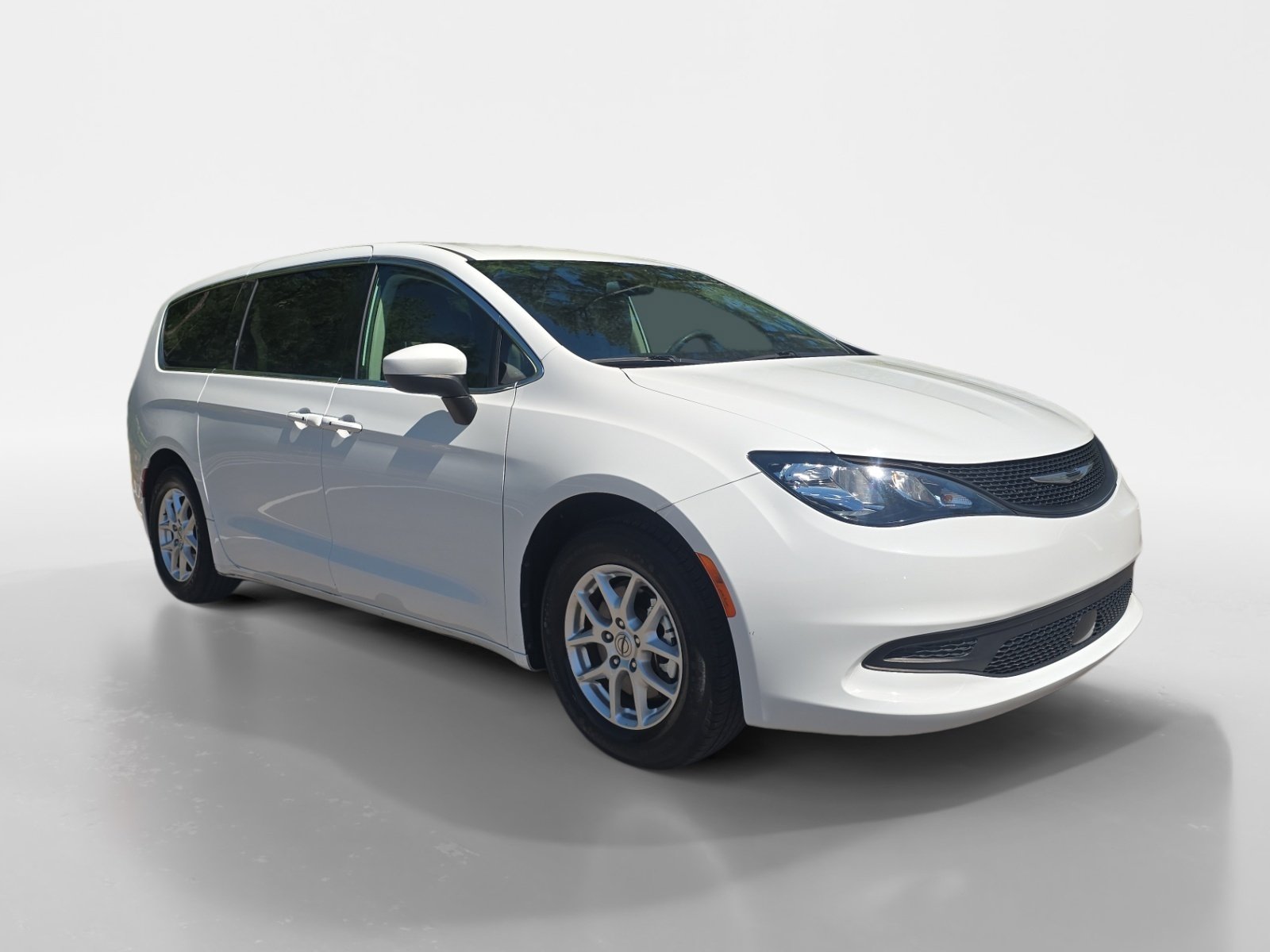Used 2022 Chrysler Voyager LX FWD image 8