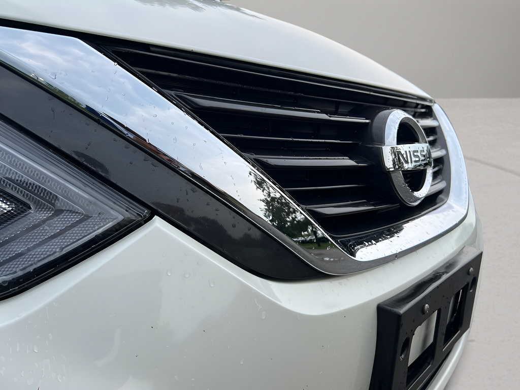 Used 2016 Nissan Altima 2.5 SV FWD image 30