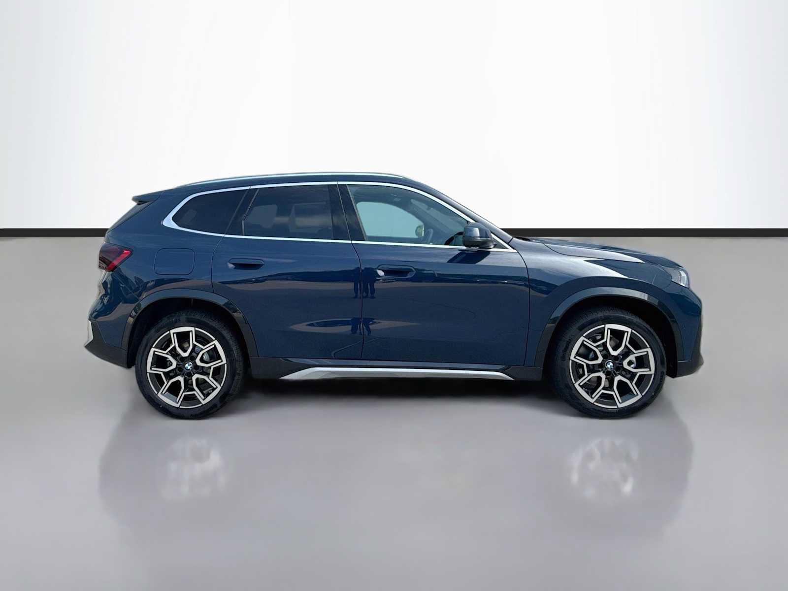 New 2027 BMW X1 xDrive28i AWD/4WD image 7