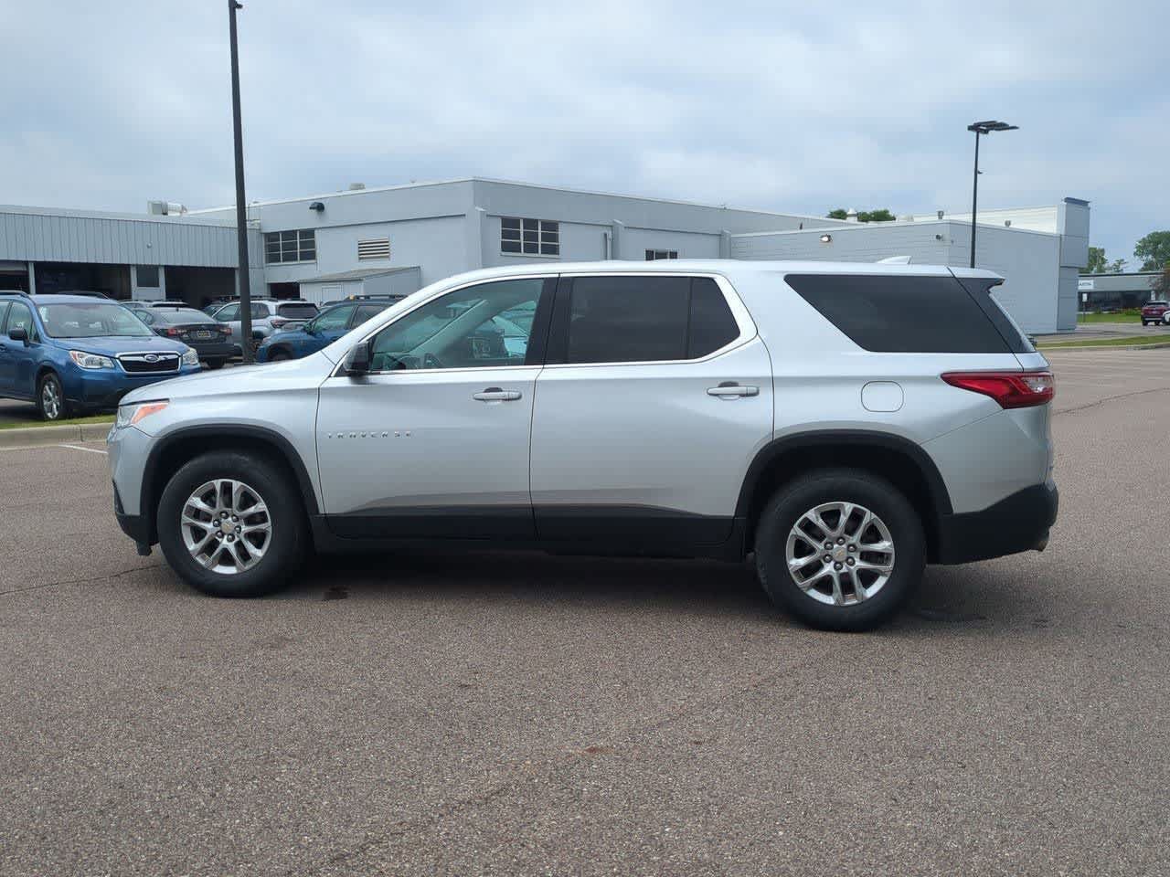 Used 2019 Chevrolet Traverse LS FWD image 3