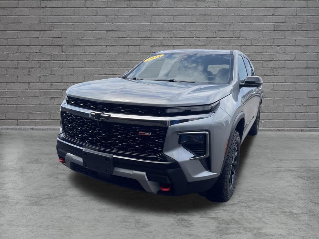 Used 2025 Chevrolet Traverse Z71 w/ Enhanced Driving Package AWD/4WD image 3