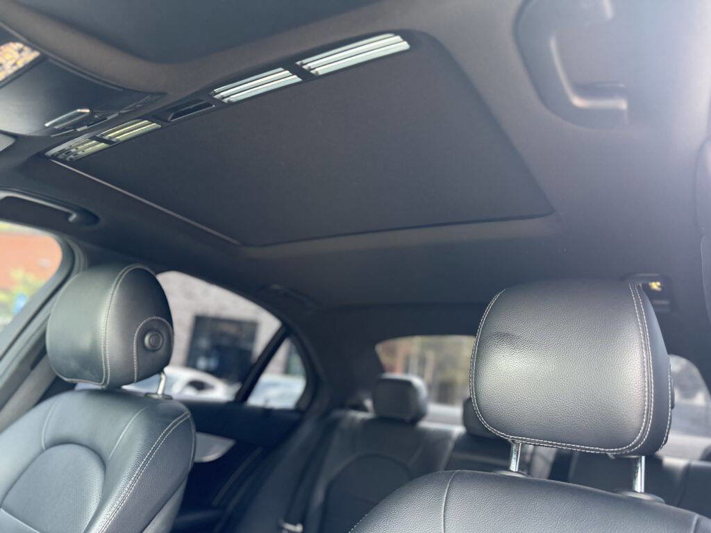 Used 2018 Mercedes-Benz C 300 Sedan w/ Premium Package image 16