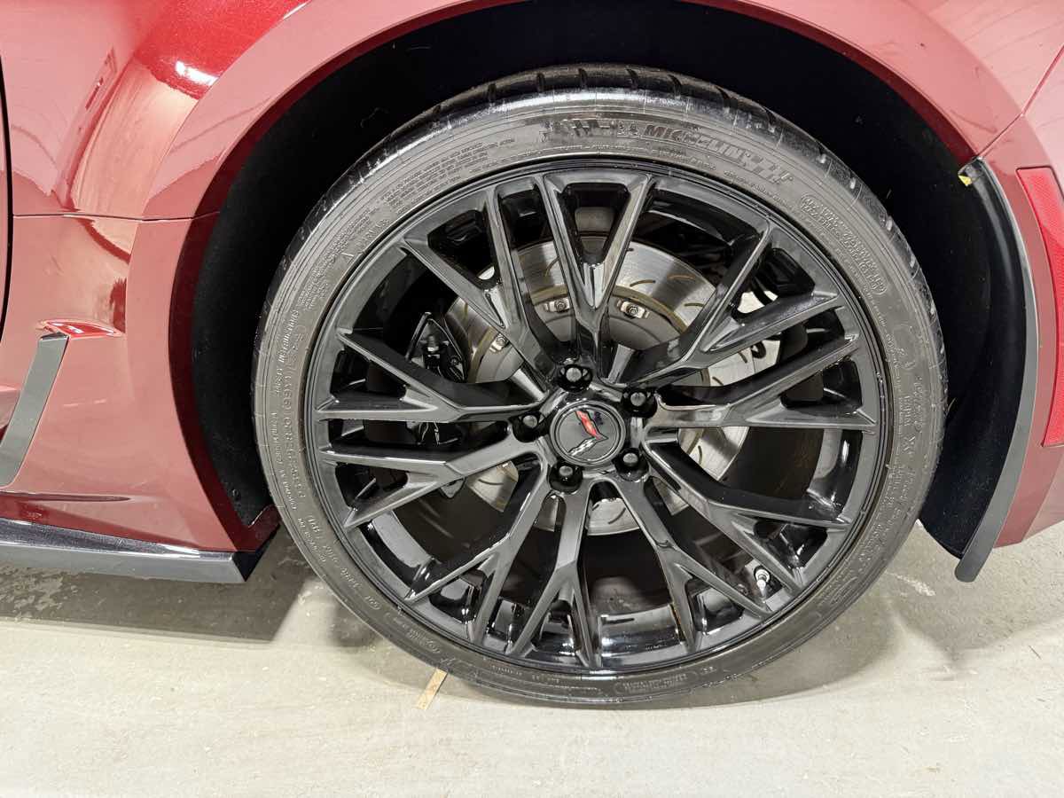 Used 2016 Chevrolet Corvette Z06 w/ 2LZ Preferred Equipment Group image 6