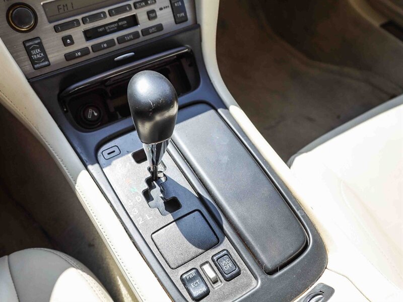 Used 2002 Lexus SC 430 Convertible RWD image 29