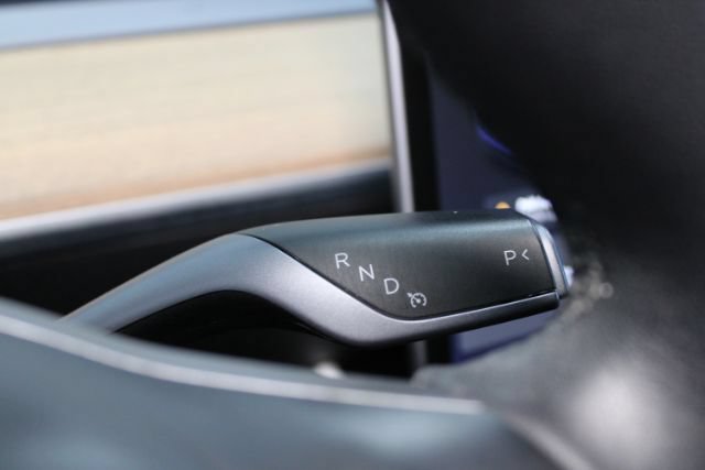 Used 2021 Tesla Model Y Long Range AWD/4WD image 18