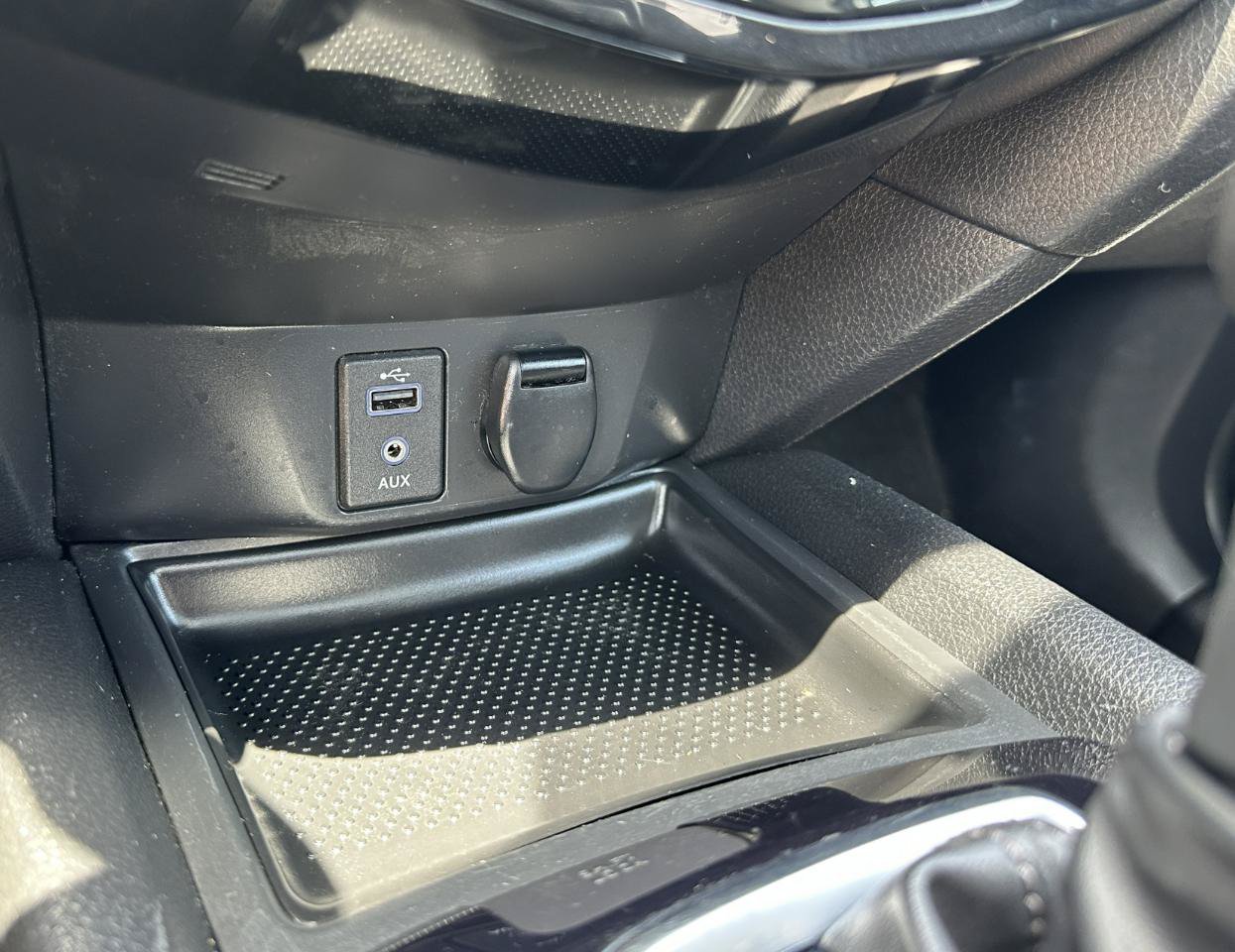 Used 2017 Nissan Rogue SV AWD/4WD image 59