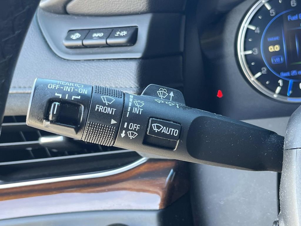 Used 2018 Cadillac Escalade Luxury AWD/4WD image 33