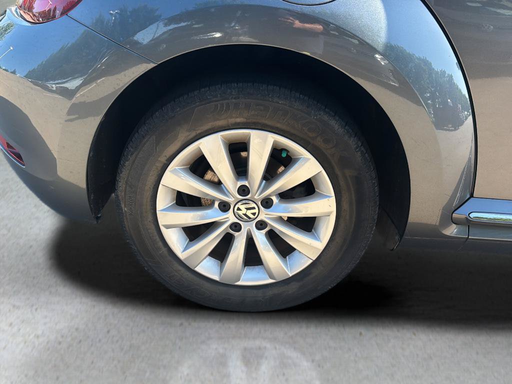 Used 2019 Volkswagen Beetle 2.0T S FWD image 10