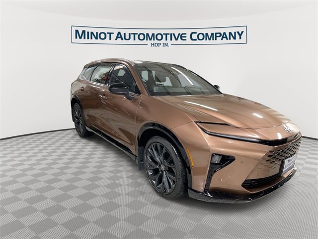 Used 2025 Toyota Crown Signia image 2