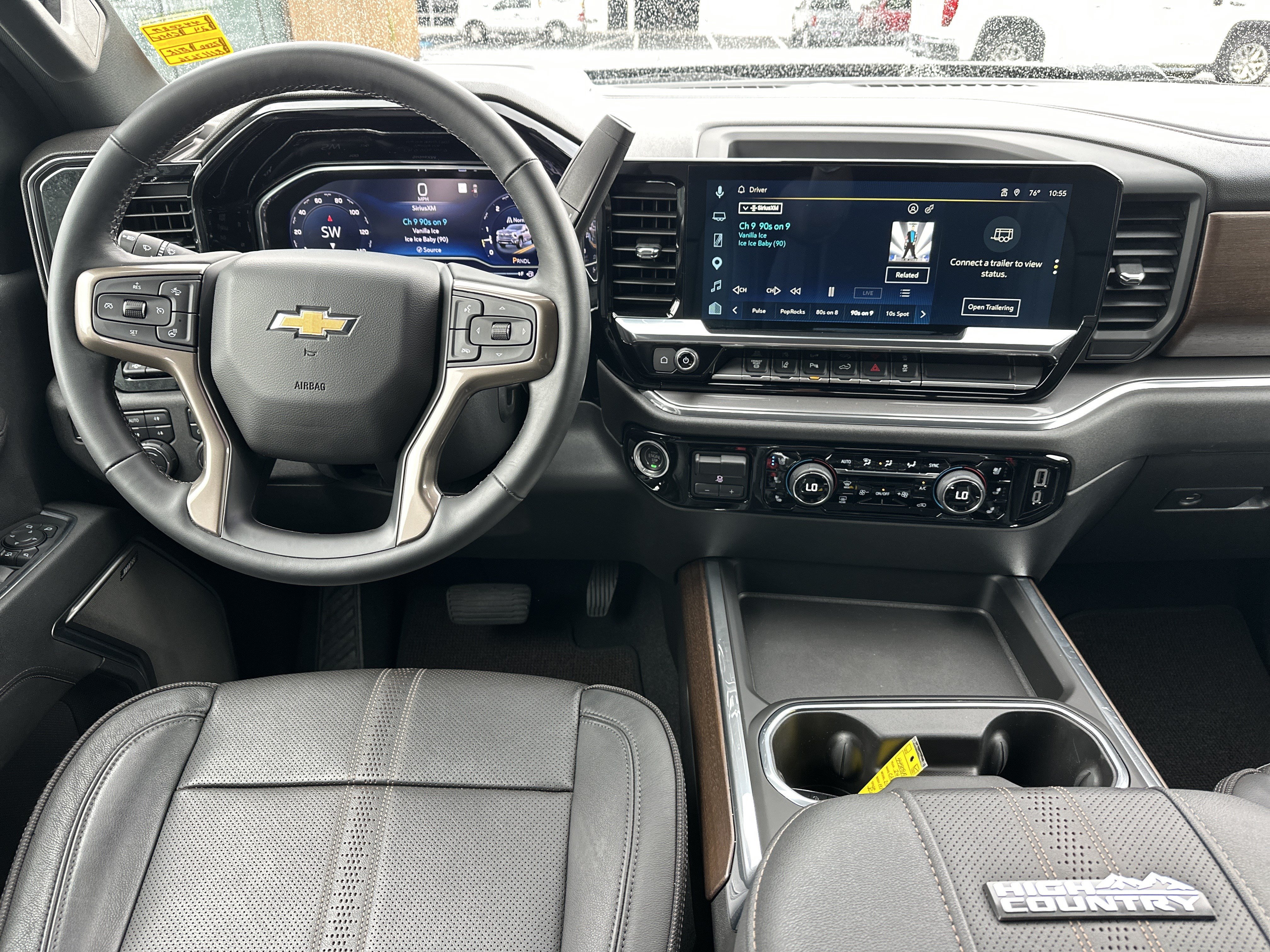 Used 2024 Chevrolet Silverado 2500 High Country w/ High Country Premium Package AWD/4WD image 16