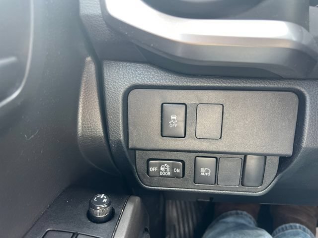 Used 2023 Toyota Tacoma SR5 AWD/4WD image 25